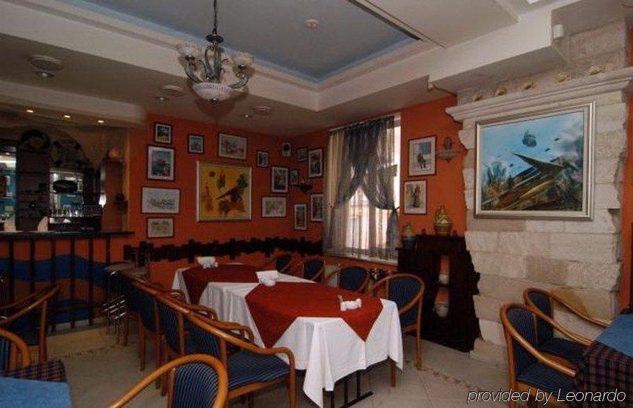 Mesogios Hotel คีชีเนา ร้านอาหาร รูปภาพ
