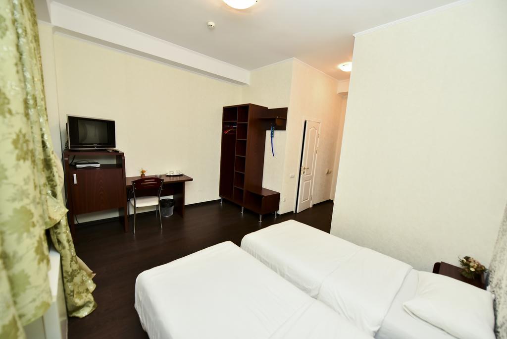 Mesogios Hotel คีชีเนา ภายนอก รูปภาพ