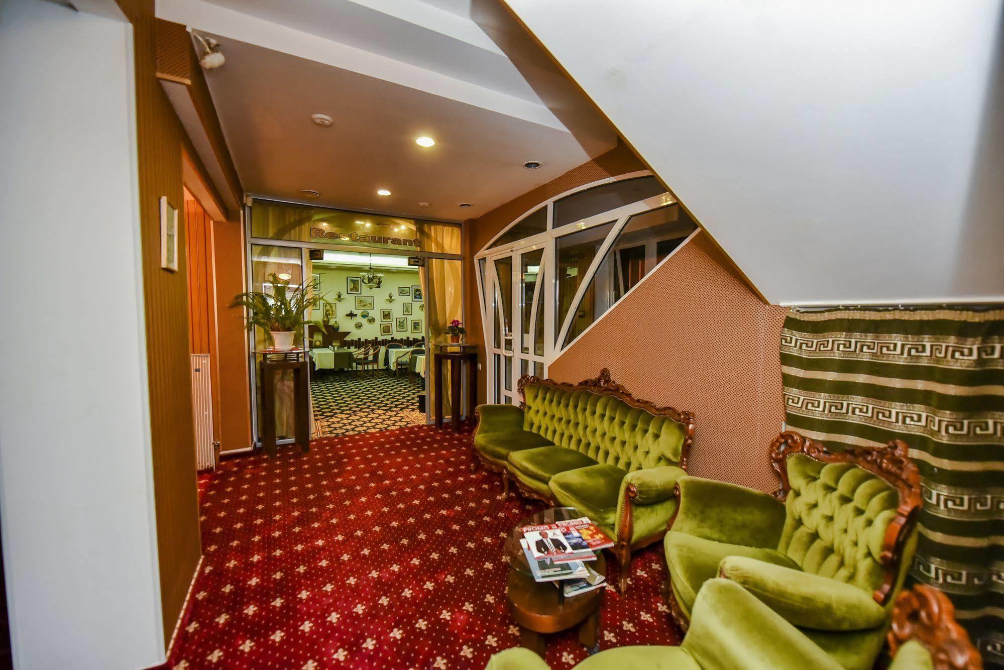 Mesogios Hotel คีชีเนา ภายนอก รูปภาพ